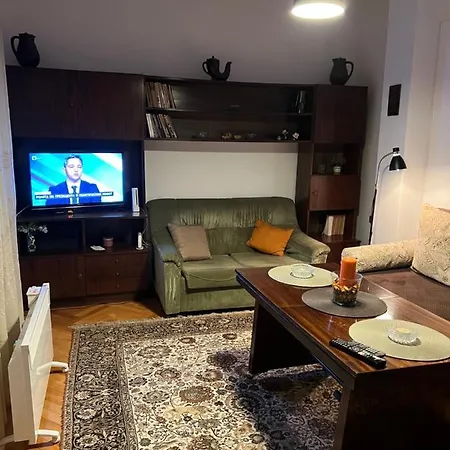 Practico, Comodo Y Centrico. גברובו