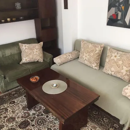 Practico, Comodo Y Centrico. Габрово