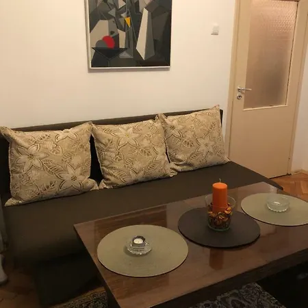 Practico, Comodo Y Centrico. גברובו