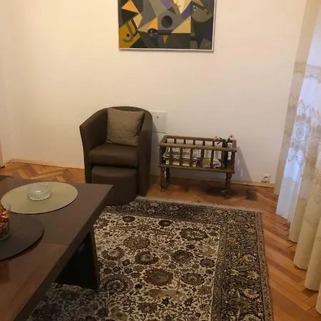 Practico, Comodo Y Centrico. *